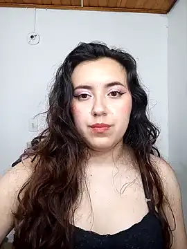 Emi chik online show from December 7, 12:30 am