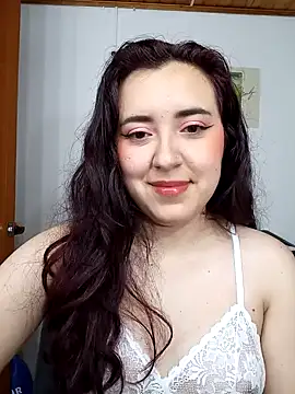 Emi chik online show from January 18, 10:39 am