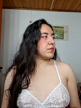 Snapshot of Emi_chik chatting on April 26, 3:15 am Emi chik online show from April 26, 3:15 am