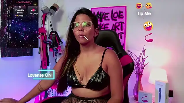 Megaan Greey online show from October 28, 12:47 am