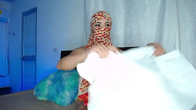 Sweet hot mia online show from February 11, 2:00 pm