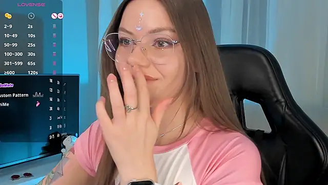 Marta May  online show from December 12, 7:59 pm