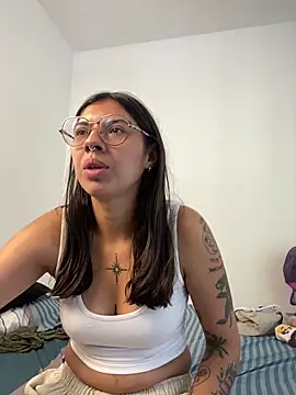 Argentiiniita online show from March 19, 2:35 pm