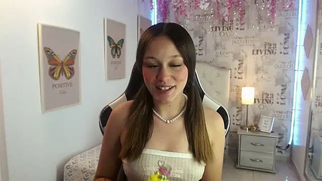 Snapshot of Ivyy_Crystal chatting on January 27, 8:17 pm Ivyy Crystal online show from January 27, 8:17 pm