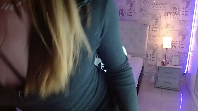 Snapshot of Ivyy_Crystal chatting on February 5, 8:04 pm Ivyy Crystal online show from February 5, 8:04 pm