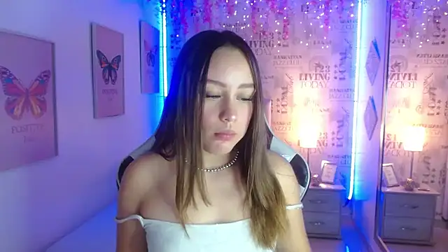 Snapshot of Ivyy_Crystal chatting on March 11, 11:48 pm Ivyy Crystal online show from March 11, 11:48 pm