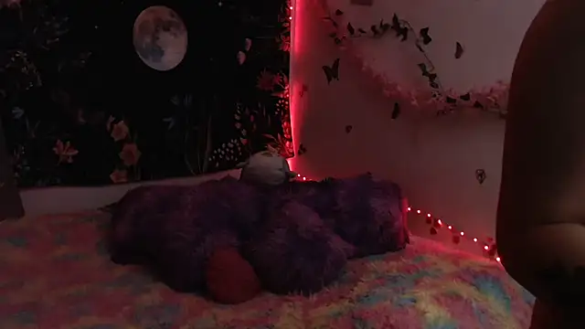 Emillyy m online show from April 6, 10:54 pm