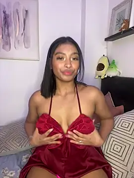 Snapshot of Isabella_fasilier chatting on January 31, 1:43 am Isabella fasilier online show from January 31, 1:43 am