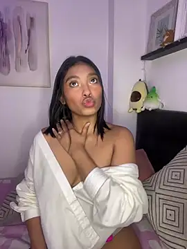 Snapshot of Isabella_fasilier chatting on February 7, 1:47 am Isabella fasilier online show from February 7, 1:47 am
