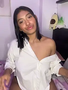 Snapshot of Isabella_fasilier chatting on February 7, 4:48 am Isabella fasilier online show from February 7, 4:48 am