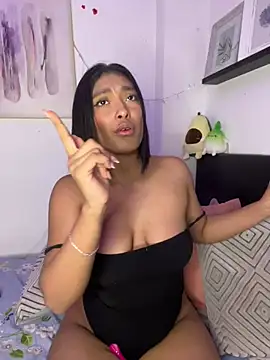 Snapshot of Isabella_fasilier chatting on February 19, 11:46 pm Isabella fasilier online show from February 19, 11:46 pm