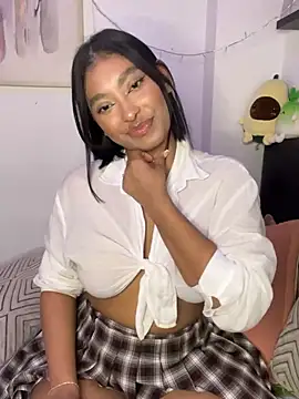 Snapshot of Isabella_fasilier chatting on February 24, 12:52 am Isabella fasilier online show from February 24, 12:52 am