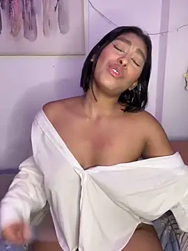 Snapshot of Isabella_fasilier chatting on February 26, 5:42 am Isabella fasilier online show from February 26, 5:42 am