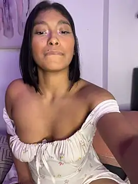 Snapshot of Isabella_fasilier chatting on March 22, 7:36 am Isabella fasilier online show from March 22, 7:36 am