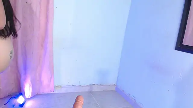 April sexycurvi online show from October 30, 8:05 am