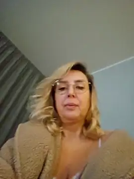 MariaRichi  online show from December 15, 7:45 am