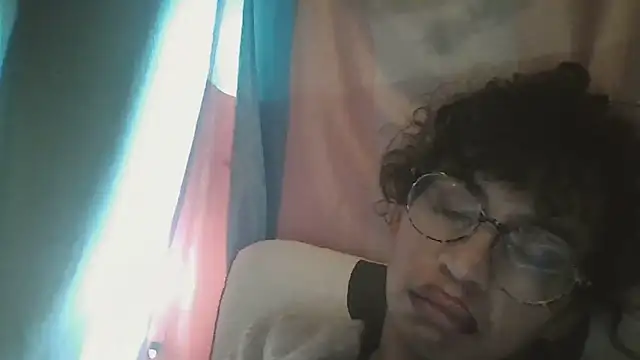 Snapshot of Querida-Mia chatting on February 22, 6:28 pm Querida-Mia online show from February 22, 6:28 pm