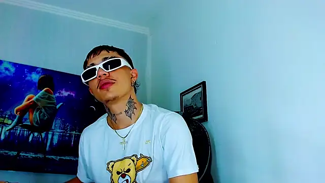 HannibalLester online show from March 19, 8:23 am