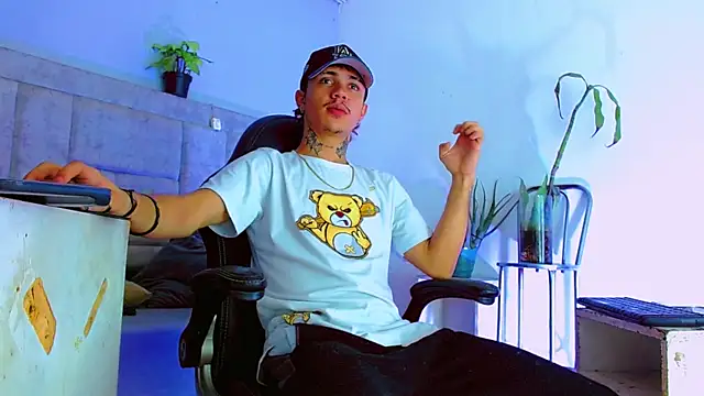 HannibalLester online show from September 13, 4:45 am