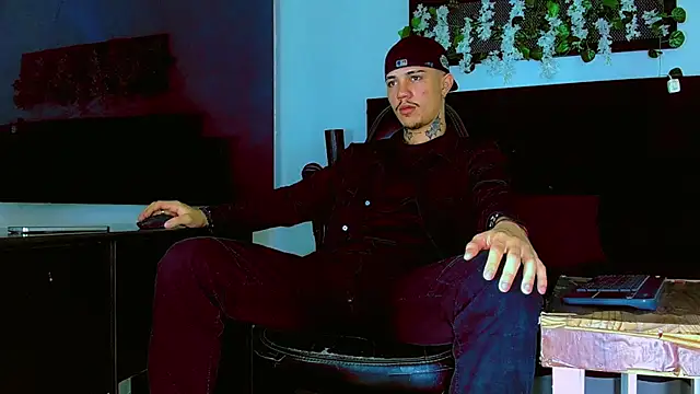 HannibalLester online show from April 21, 4:30 am