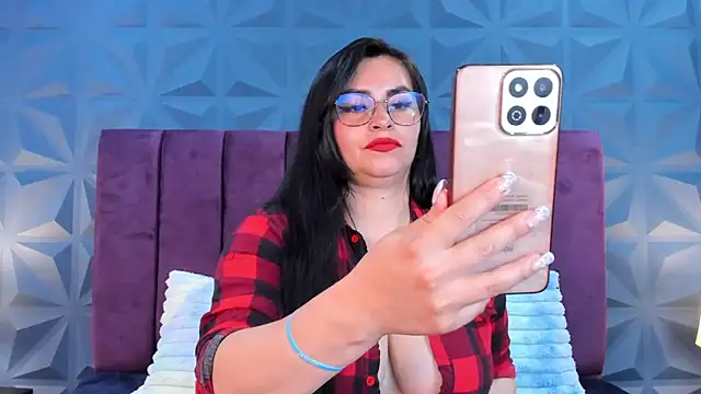 NicoleJonss online show from November 12, 3:18 am