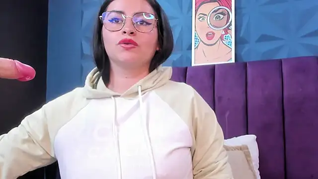 NicoleJonss online show from May 15, 11:34 pm