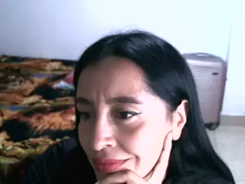 Snapshot of hailey85 chatting on December 6, 9:46 pm hailey85 online show from December 6, 9:46 pm