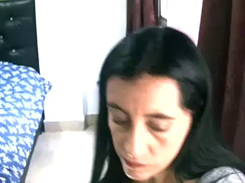 Snapshot of hailey85 chatting on December 24, 10:28 pm hailey85 online show from December 24, 10:28 pm