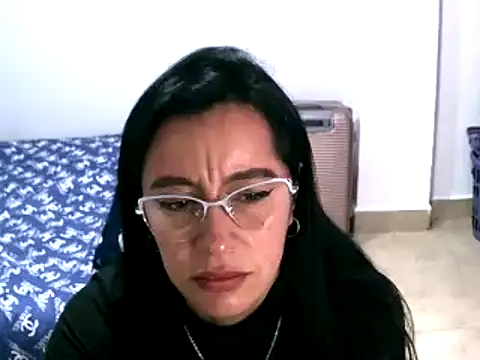 Snapshot of hailey85 chatting on January 3, 8:01 pm hailey85 online show from January 3, 8:01 pm