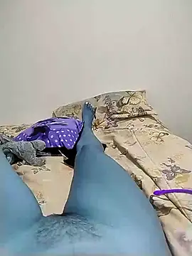 Snapshot of hailey85 chatting on February 5, 9:18 pm hailey85 online show from February 5, 9:18 pm