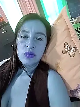 Snapshot of hailey85 chatting on February 21, 7:43 pm hailey85 online show from February 21, 7:43 pm