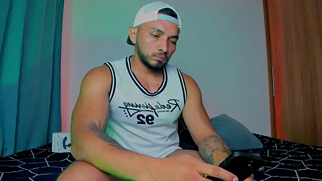 maximusclark1 online show from March 6, 7:47 am