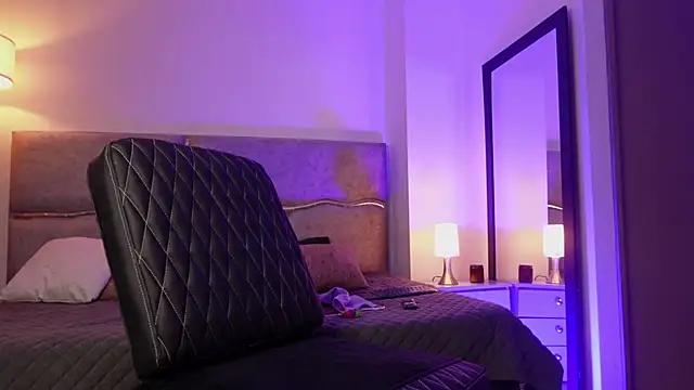 maximusclark1 online show from April 22, 2:36 am