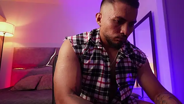 maximusclark1 online show from April 26, 1:03 am