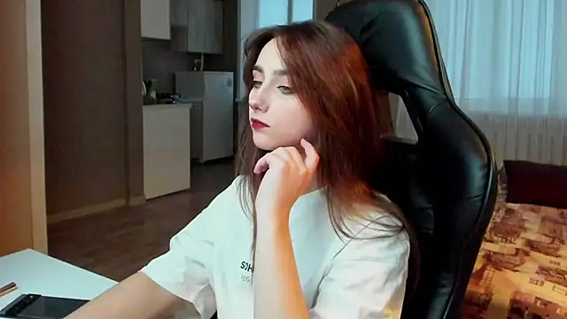 Snapshot of SilverDream chatting on February 11, 4:44 am SilverDream online show from February 11, 4:44 am