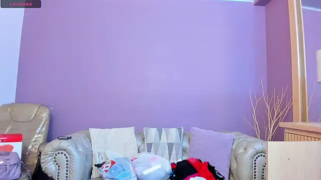 nathalie rossel online show from December 3, 7:01 pm