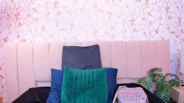 nathalie rossel online show from April 21, 7:17 pm