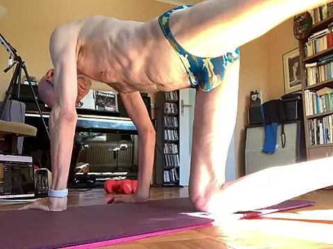 Bula94193 online show from April 21, 9:48 am