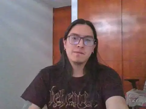 Snapshot of Pitton031 chatting on June 24, 7:46 pm Pitton031 online show from June 24, 7:46 pm