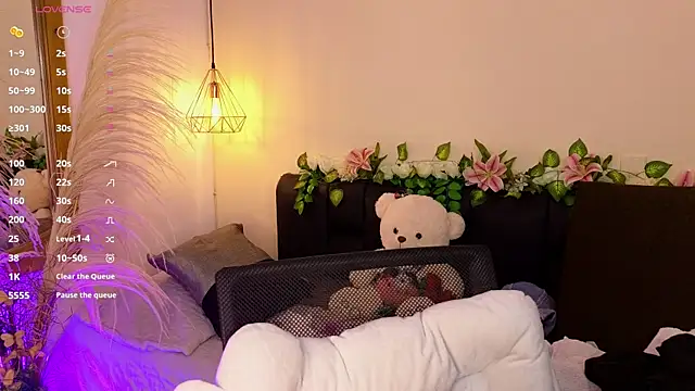 Hannah williams1 online show from October 3, 9:23 pm