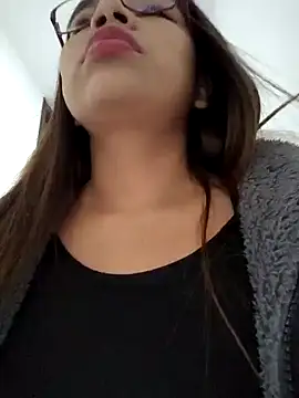 ARIANA SAENS online show from January 29, 12:45 pm