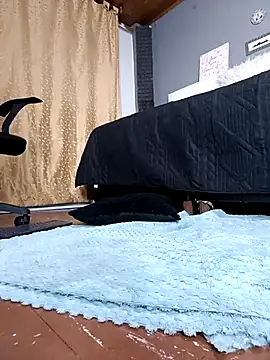 AnnieScott  online show from March 14, 10:27 pm