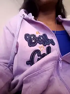 AnnieScott  online show from March 17, 7:37 pm