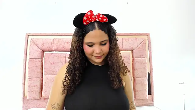 zoee lovv online show from January 23, 9:29 am