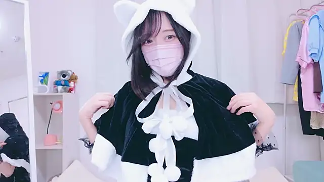 Snapshot of Yurie_ chatting on December 15, 10:07 am Yurie  online show from December 15, 10:07 am