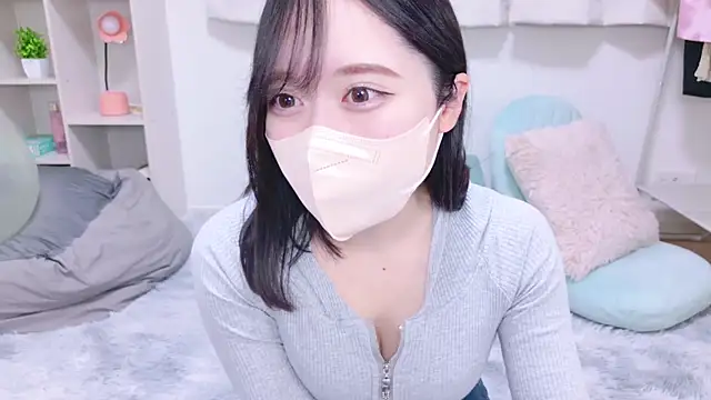 Snapshot of Yurie_ chatting on February 12, 11:07 am Yurie  online show from February 12, 11:07 am