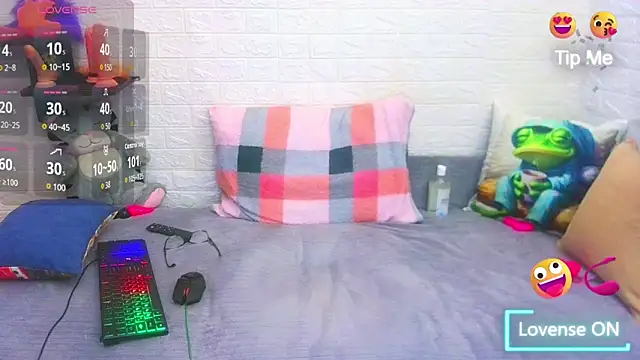 RedHousewife online show from February 2, 9:24 pm