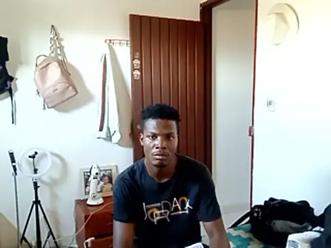 Snapshot of DalianHR33 chatting on January 18, 9:29 pm DalianHR33 online show from January 18, 9:29 pm