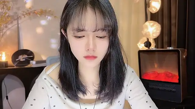 xiaodaibabyy online show from January 4, 11:00 am