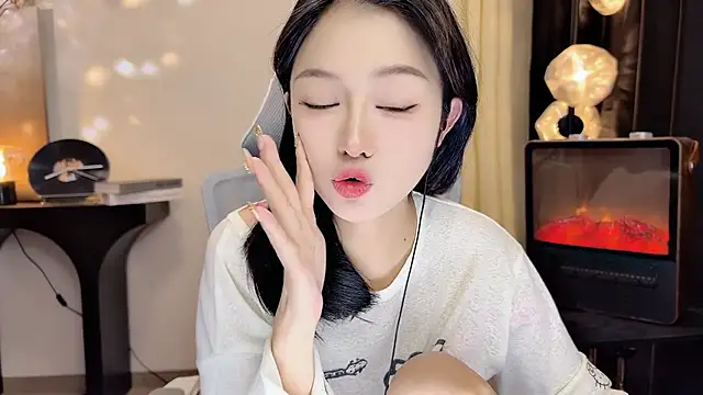 xiaodaibabyy online show from February 13, 1:37 pm